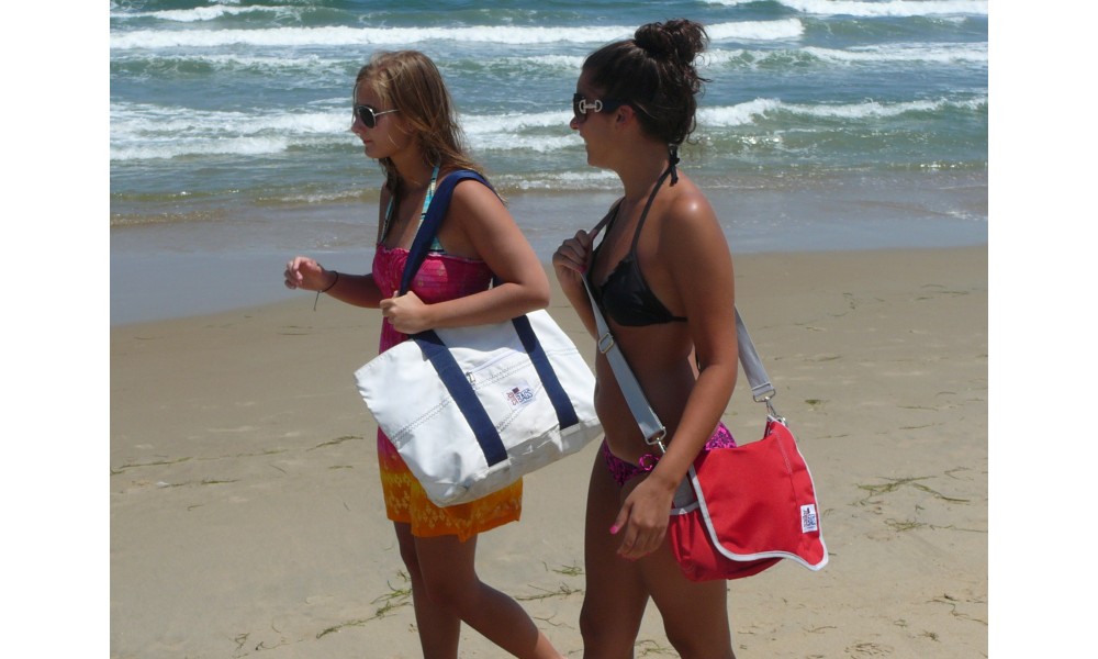 Visit SailorBags and buy these amazing bags for the beach at a very low price.